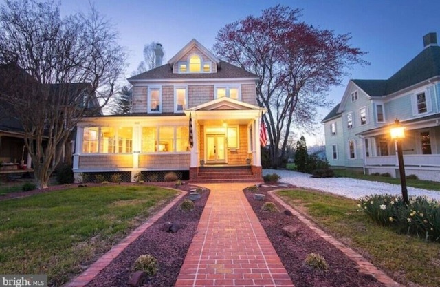 Beautiful Home in the Historic District w/pool