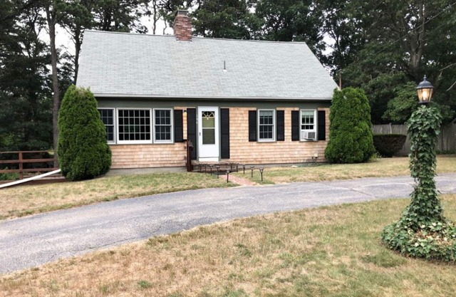 Beautiful home in the heart of Cape Cod. Close to beaches, restaurants and more!