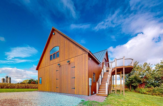 Beautiful home in wine country w/ deck, peaceful views & close to town
