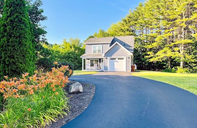 Beautiful Home Near Beach and Town