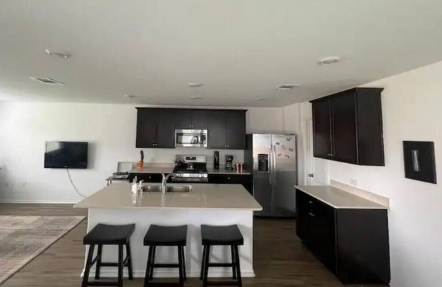 Beautiful Home near Tesla, COTA and ABIA