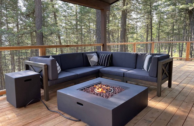 Beautiful home on 4 acres, dedicated workspace, minutes to downtown Whitefish, 30-day minimum