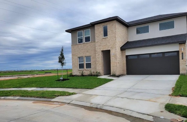 Beautiful home on cul de sac, kid friendly with entertainment