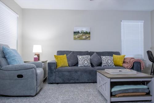 Beautiful Home Quiet Area 30 Days Minimum Stay