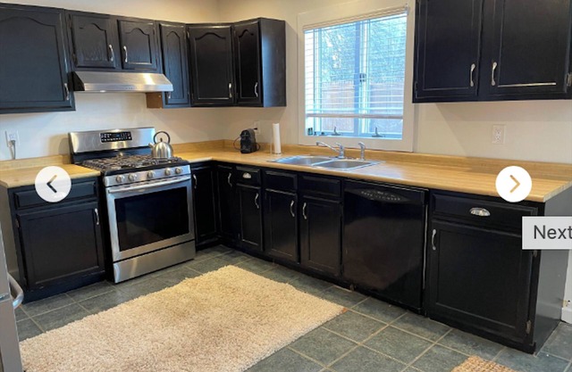 Beautiful Home w Deck and Fenced Yard Walking To Town of Tivoli