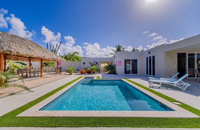 Beautiful Home w/ Resort-Style Pool *Large Backyard *Tiki Hut *BBQ