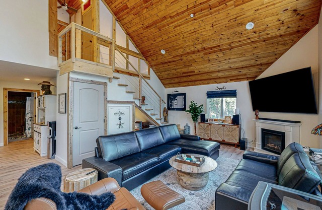 Beautiful home with pellet stove, deck, pool table, and nearby amenities