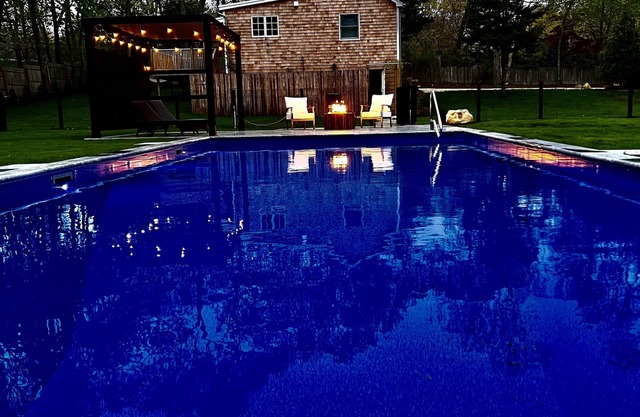 Beautiful Home with walking distance to the beach, new 46ft pool! EV charger