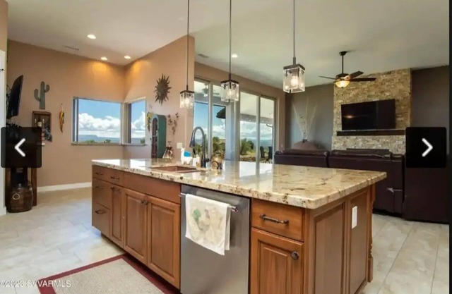 Beautiful Home with Incredible Red Rock Views With Outdoor Fire Pit