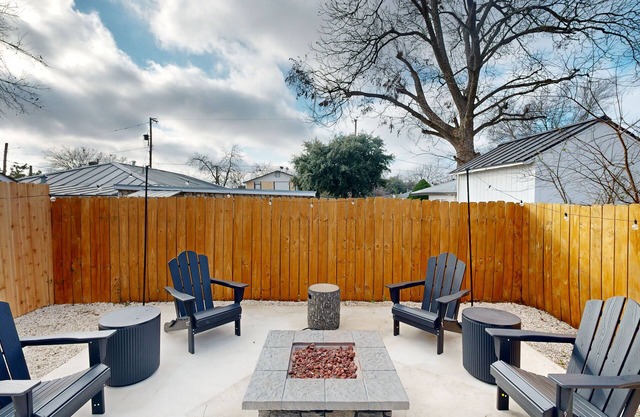 Beautiful home with great location, one block from Botanical Gardens