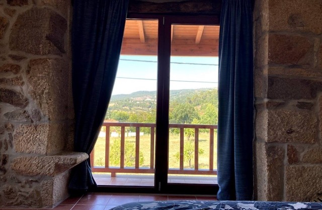 Beautiful house on the outskirts of Chaves with panoramic views of the veiga and Spain.