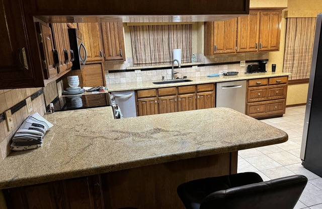 Beautiful house, 2 acre private property, lot of trees, inside a safe community