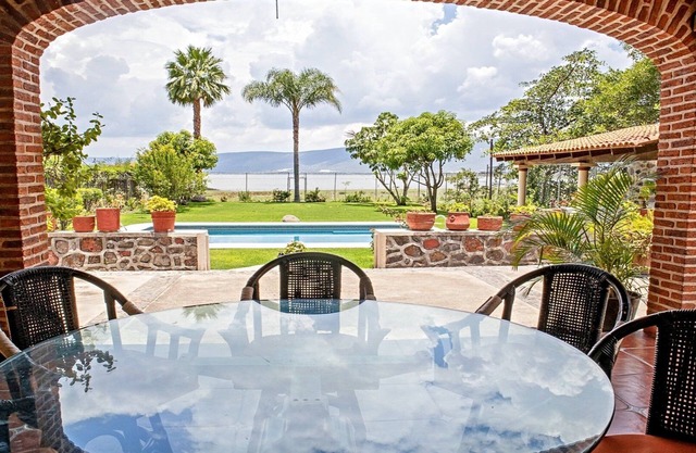 Schönes Haus in Chapala mit einem unglaublichen Garten mit Pool und Whirlpool