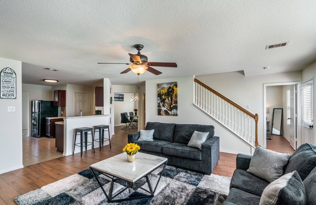Beautiful House like New