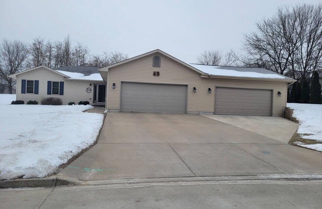Beautiful house located 5 minutes drive to EAA AIRVENTUE