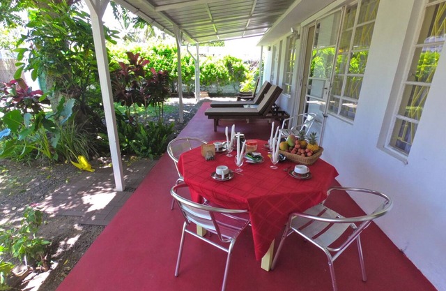 Wunderschönes Haus wenige Schritte vom Meer entfernt mit Terrasse und Garten