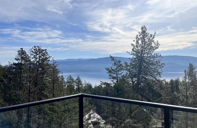 Beautiful House on Lake Okanagan!
