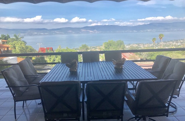 SCHÖNES HAUS MIT VOLLBLICK AUF DEN SEE VON CHAPALA UND DIE BERGE