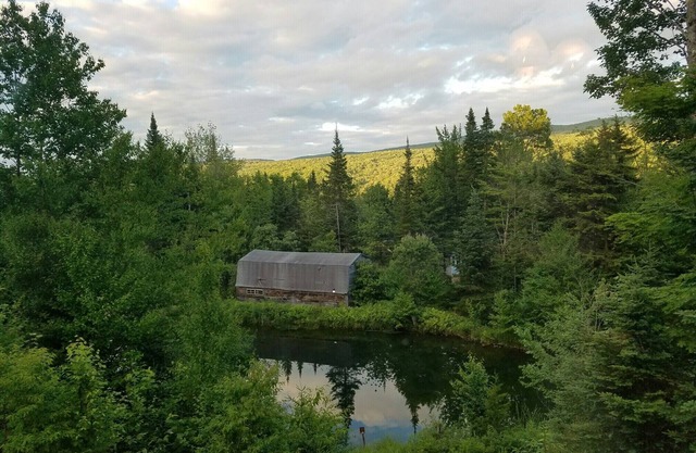 Schönes Haus mit Blick auf die Berge