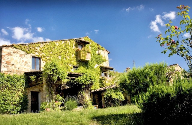 Wunderschöne historische Villa mit 7 Schlafzimmern auf einem Bio-Olivenhof mit Blick auf den Pool und den Sonnenuntergang