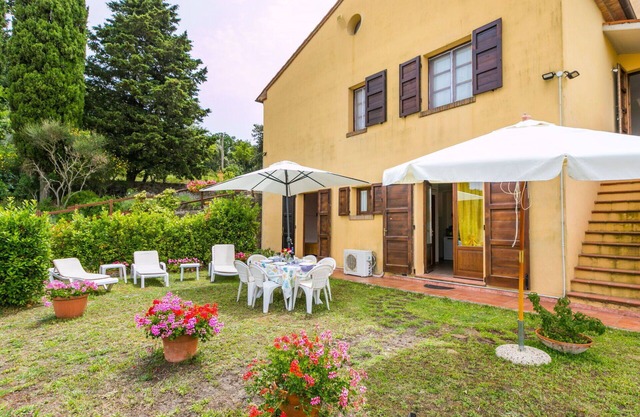 Wohnung mit Pool, Klimaanlage, W-LAN, TV, Innenhof, Haustiere erlaubt, Panoramablick, Parkplatz