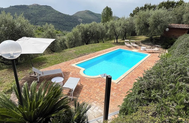 Beautiful spacious and beautifully furnished vacation home with idyllic pool