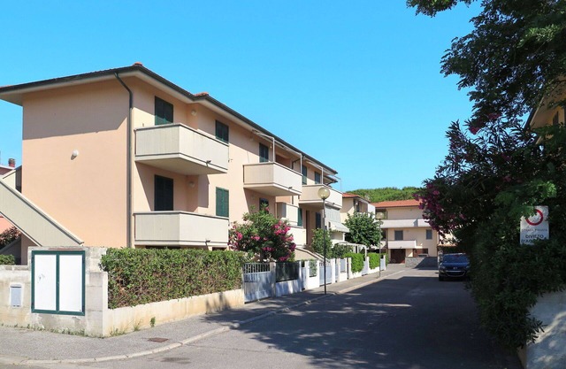 Schöne Wohnung für 5 Gäste mit TV, Balkon und Parkplatz
