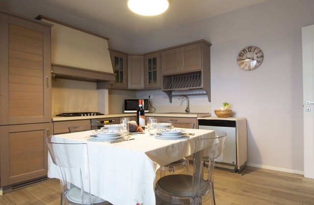 Wohnung mit W-LAN, privatem Pool, TV, Terrasse, Haustiere erlaubt, Panoramablick, Parkplatz