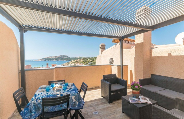 Angenehme Wohnung für 4 Gäste mit TV, Terrasse, Panoramablick und Parkplatz