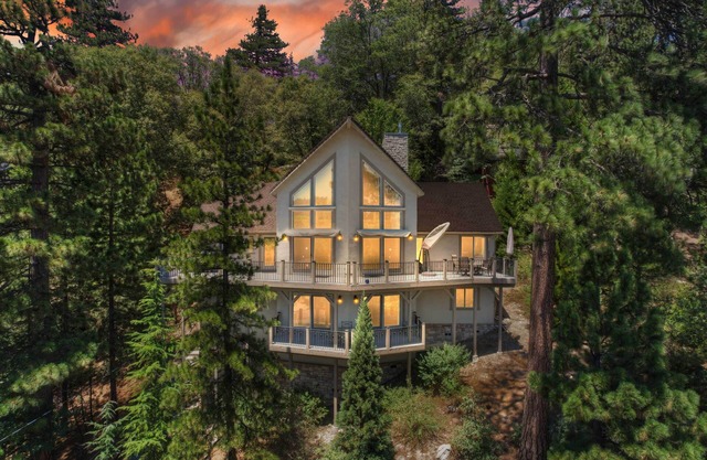 Beautiful Lake Arrowhead Cabin w/ EV Charger