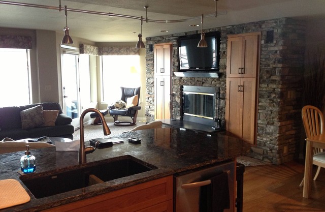 Schöne Lake Chelan Beachfront Condo, nur 3 Blocks von der Innenstadt von Chelan