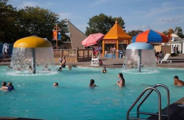 Beautiful Lake Erie Hangout - Sleeps 8