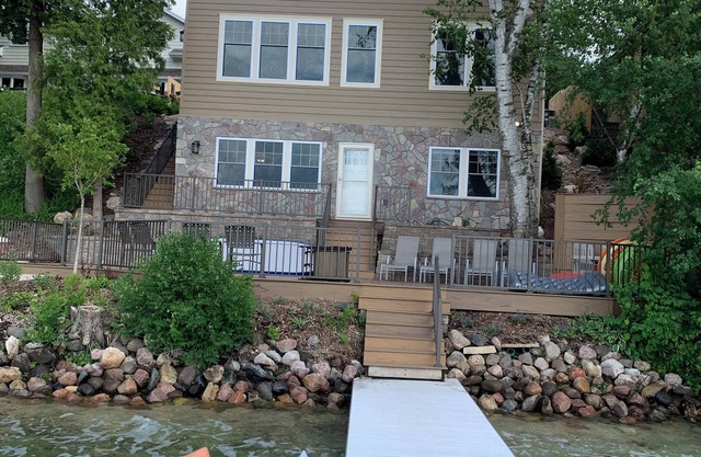 Beautiful Lake House with private access to Elkhart Lake
