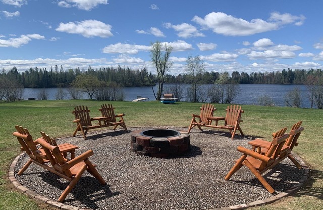Beautiful Lake House on ATV/UTV/Snow Trails! Your Northwoods Adventure Awaits!