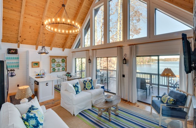Beautiful Lake Keowee Home w/ Boat Dock & Fire Pit