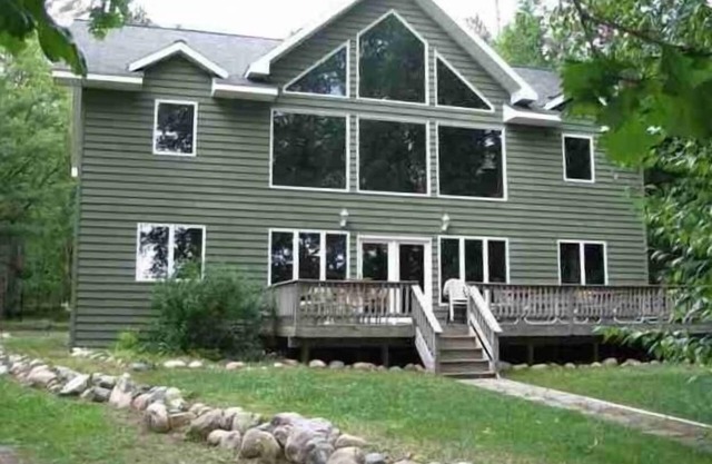 Wunderschöne Lakefront Lodge