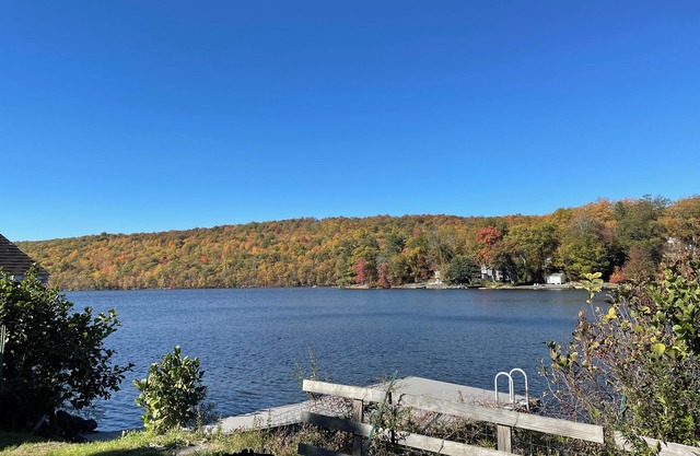 Beautiful lakefront property 60 minutes from NYC.