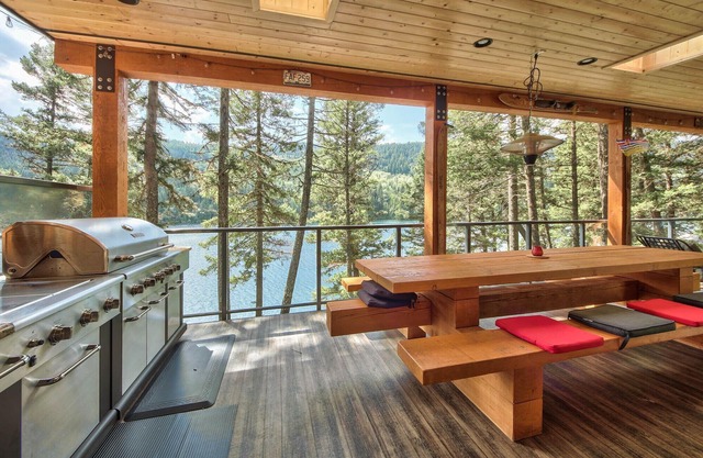 Wunderschönes Haus am Seeufer am Heffley Lake