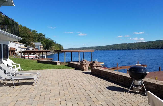 Schöne Lakefront Home, Prime Lage am Keuka See