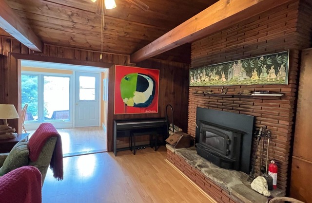 Schönes Ferienhaus am Seeufer, 1 Stunde nördlich von Montreal