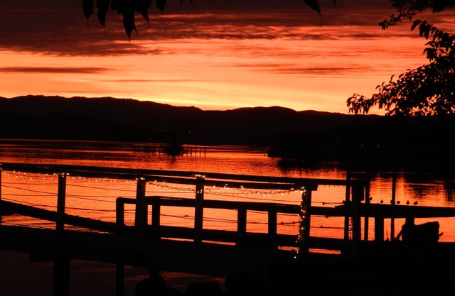 Wunderschönes Haus am See mit unglaublicher Aussicht (15% Ermäßigung auf 3 Nächte oder mehr im September)