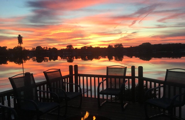 Entwarf, Sonnenuntergänge zu feiern. Golf im Country Club nebenan