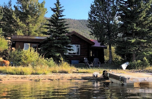 Das Seehaus auf der Picture Rock Ranch
