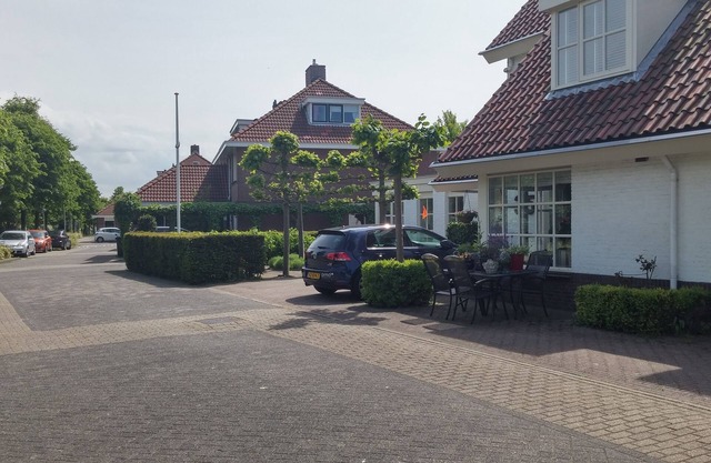 Schöne große Eckhaus in einer schönen Gegend in der Nähe von Noordwijk
