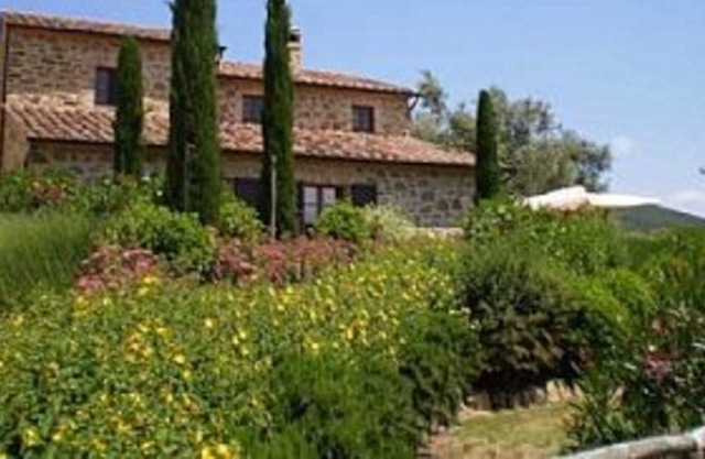 Schönes großes Erdgeschoss Apt. mit Pool im Herzen der umbrischen Landschaft