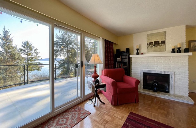 Beautiful large home on the ocean - stunning views great beach