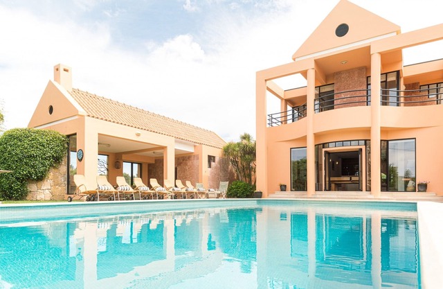 Beautiful Lisbon Coast Villa | 4 Bedrooms | Villa Denise | Private Pool & Great for Families | Sintra