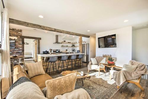 Beautiful Livingston Home with Mountain Views