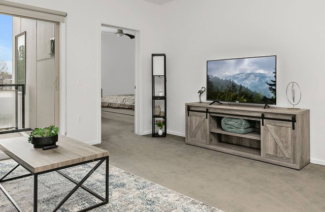 Beautiful location in downtown with AMAZING views