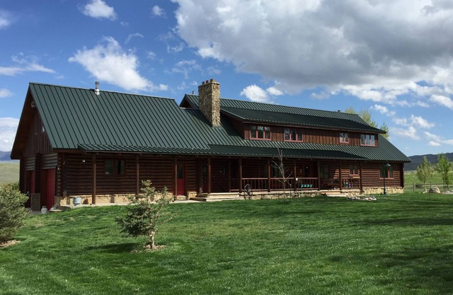 Beautiful Lodge with Back-Country Views and Western Charm